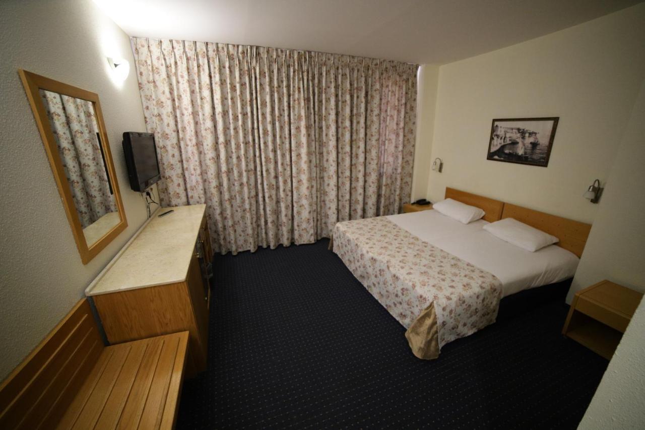 Hotel & Museum Dona Gracia Tiberias Bagian luar foto
