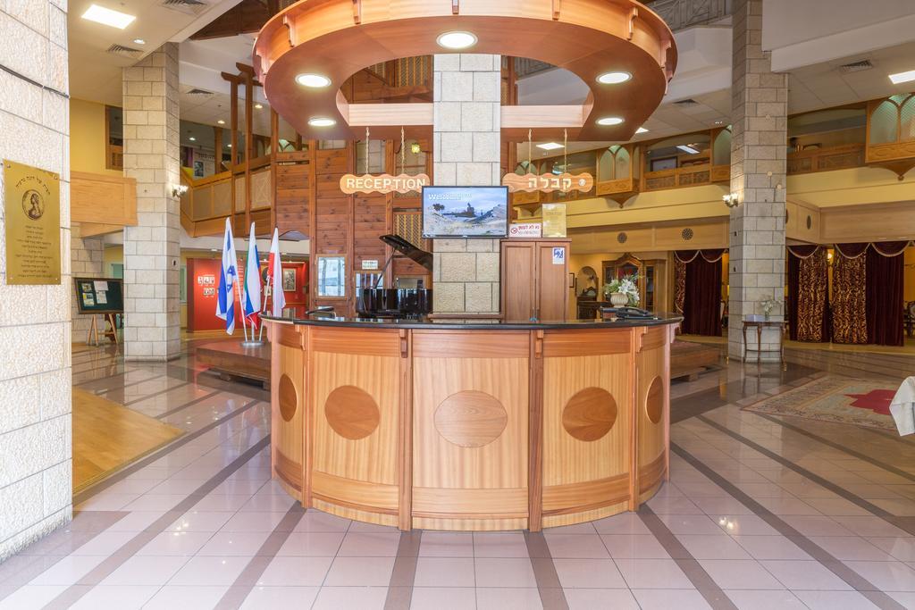 Hotel & Museum Dona Gracia Tiberias Bagian luar foto